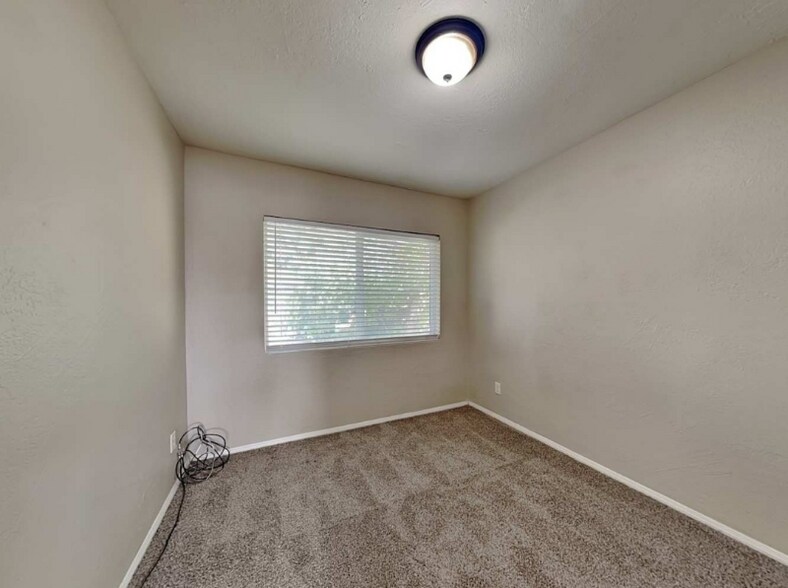 Building Photo - 12956 W Desert Ln