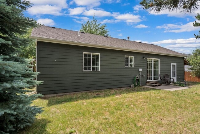 Building Photo - Glacier Chalet – Cozy Columbia Falls Retre...