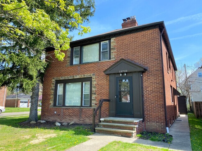 Building Photo - 2199 Cranston Rd