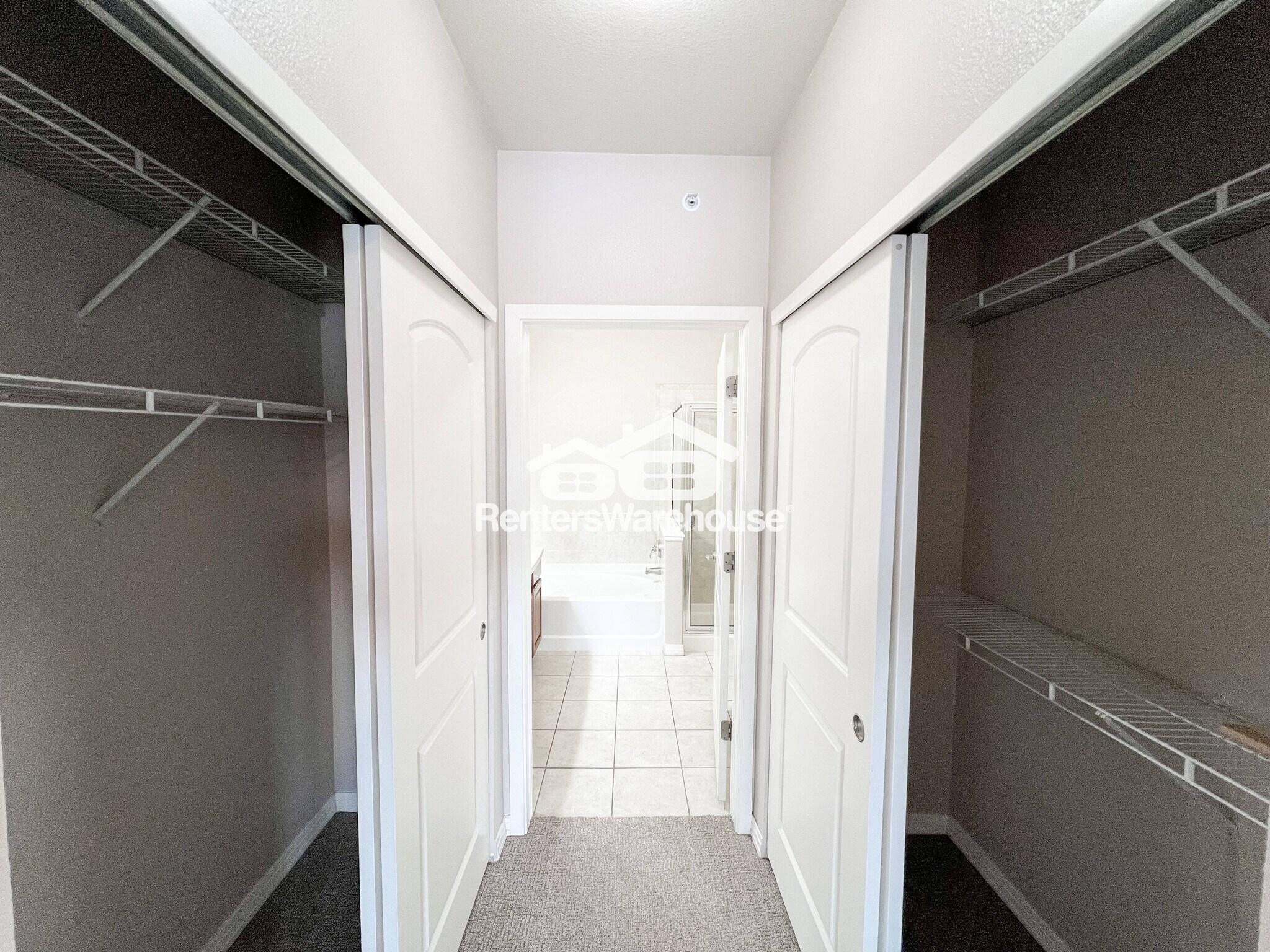 Building Photo - 10176 Park Meadows Dr