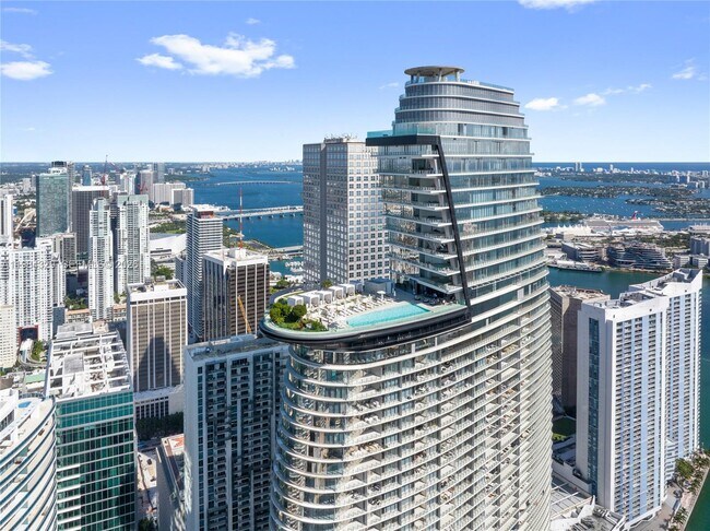 Building Photo - 300 Biscayne Blvd Way