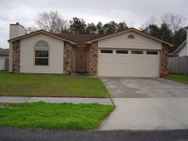 House - 406 Lacosta Ave