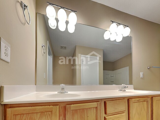 Building Photo - 5710 Waterpoint Dr