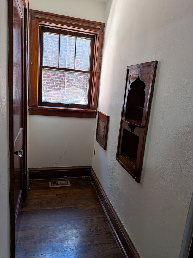 Building Photo - 5046 Miami St