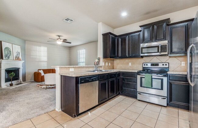 Building Photo - 322 Tribute Dr