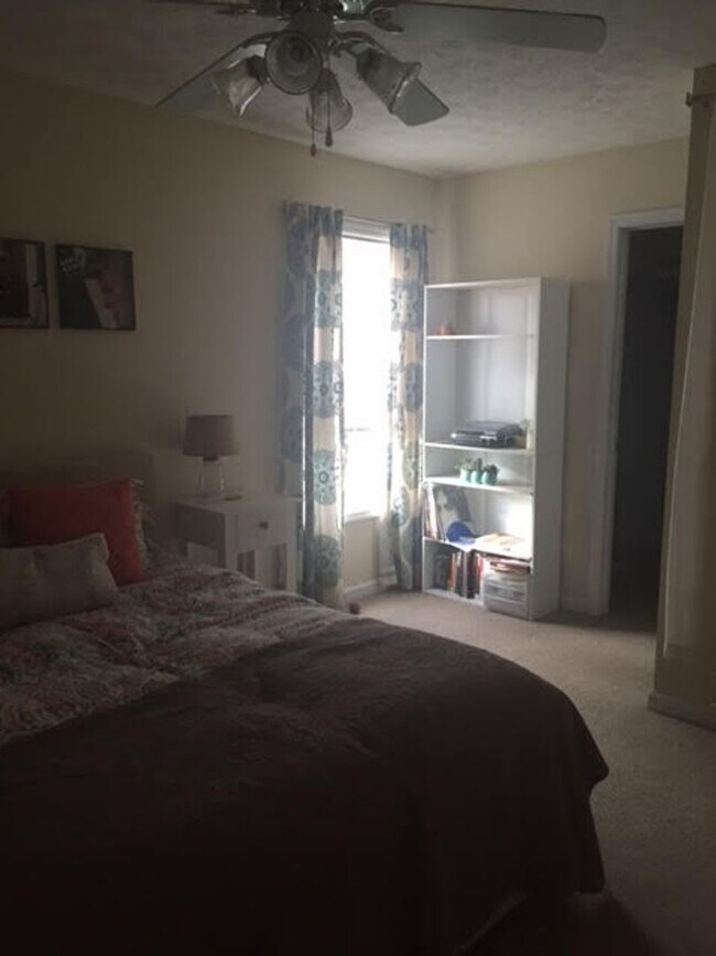 Building Photo - Taleeda 444-446