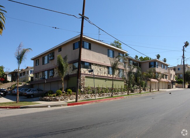 Building Photo - 4425 Maplewood Ave