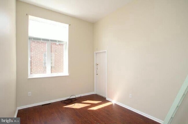 Building Photo - 443 Fairmount Ave