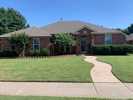 Building Photo - 4517 Newport Dr