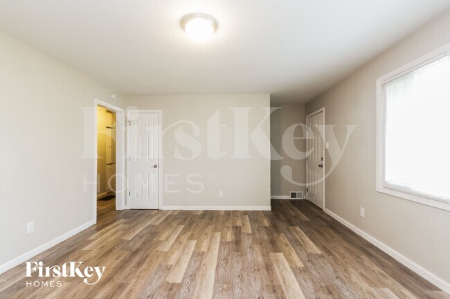 Building Photo - 9045 E 18th St