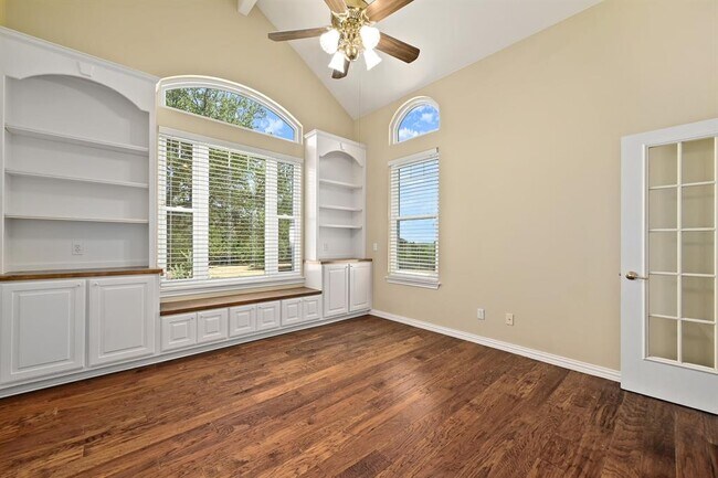 Building Photo - 14425 Evergreen Cove