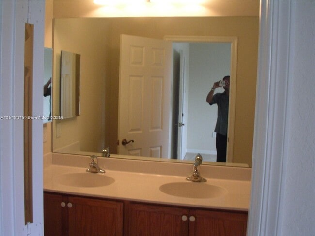 Building Photo - 9247 Chambers St