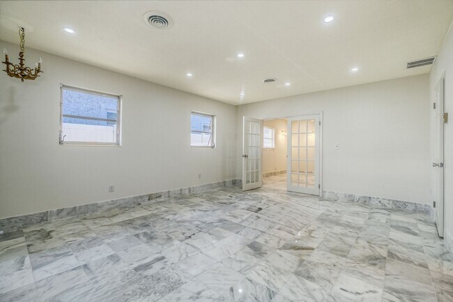 Building Photo - THIS SIZEABLE 4 BEDROOM, 3 ½ BATH, 2482 SQFT RESIDENCE IS READY FOR A LONG TERM RENTER.