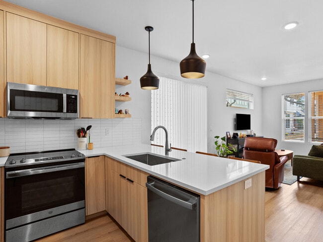 Building Photo - 5271 N Oberlin St