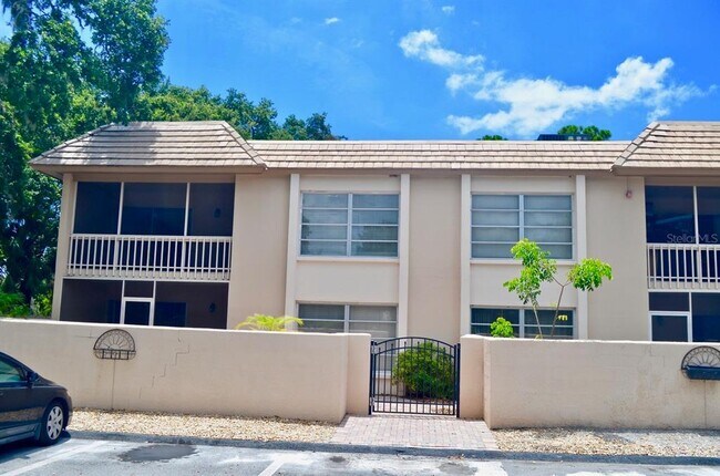 Primary Photo - 3360 S Osprey Ave