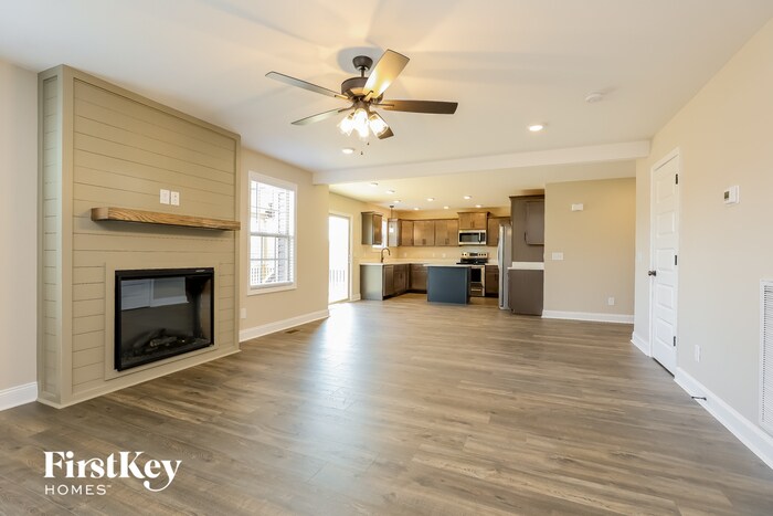 Building Photo - 715 Banister Dr