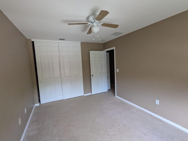 Building Photo - 9015 Alexandra Cir