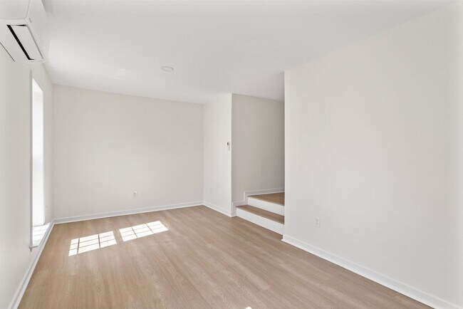 Building Photo - 4990 Lake Tree Ln