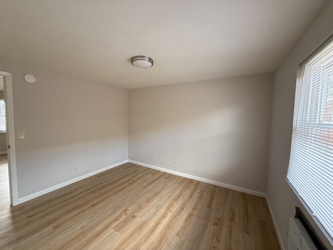 Building Photo - 333 W Jefferson St