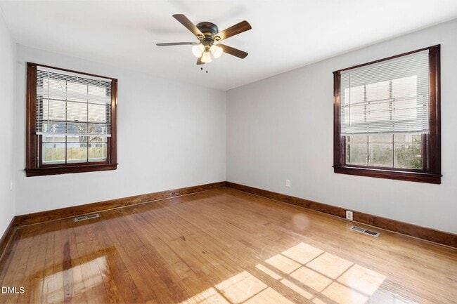 Building Photo - 109 Lincoln Ct