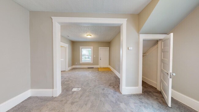 Building Photo - 2053 W.99th