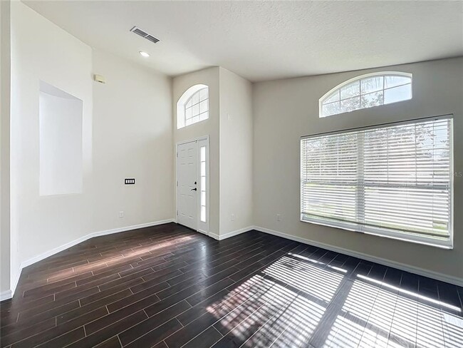 Building Photo - 1045 Willow Branch Dr