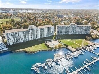 Building Photo - 100 Cove Way