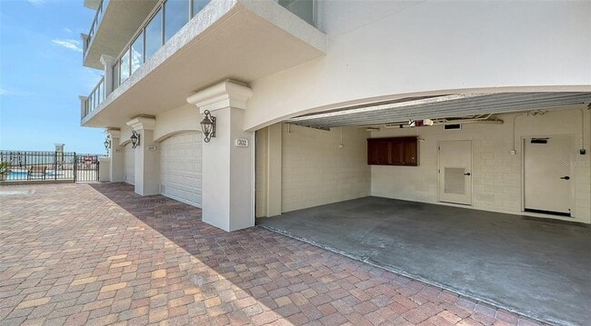 Building Photo - 464 Golden Gate Point