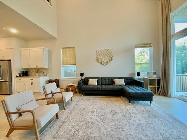 Building Photo - 243 Kings Pne Dr