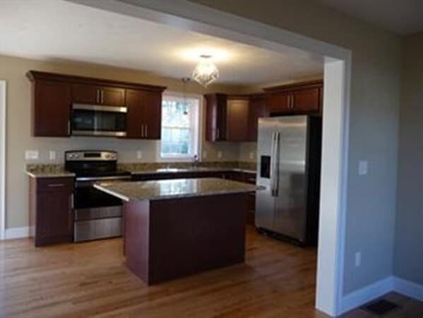 Building Photo - 55 Wenham Rd