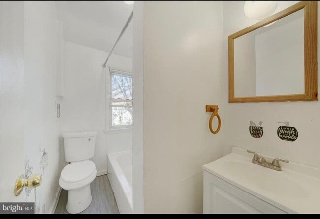 Building Photo - Spacious 2 bedroom in Chester!