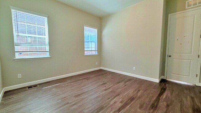 Building Photo - FANTASTIC 2019 4 Bed 3.5 Bath Ranch with over 3,000 finished SqFt in the Castlewood Neighborhood ...