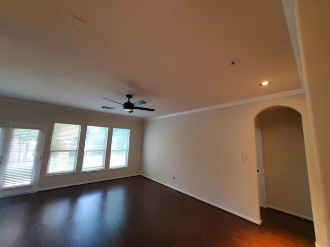 Building Photo - 19 W Spindle Tree Cir