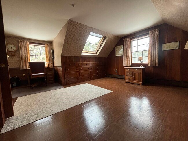 Building Photo - 104 Woodland Rd