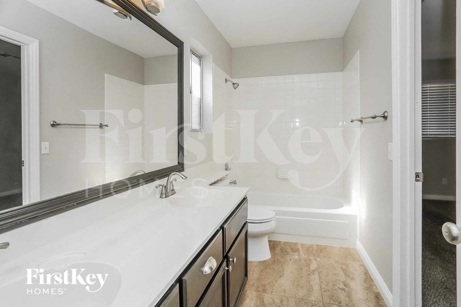 Building Photo - 2328 Brighton Shore St