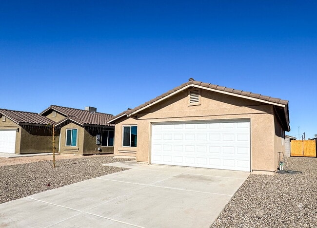 Building Photo - NEWLY BUILT 3-Bed, 2-Bath Home in Yuma!"
