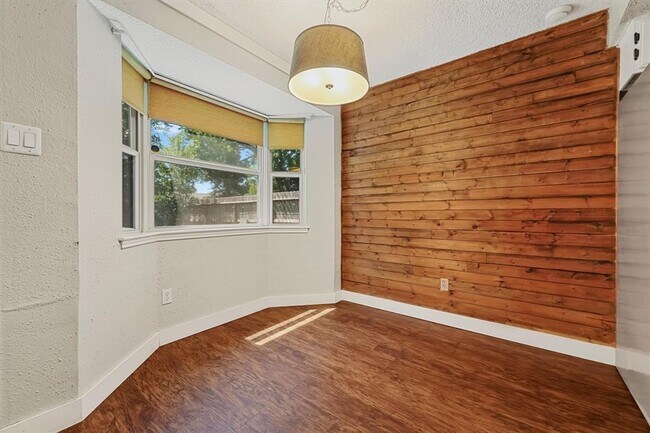 Building Photo - 19315 Gagelake Ln
