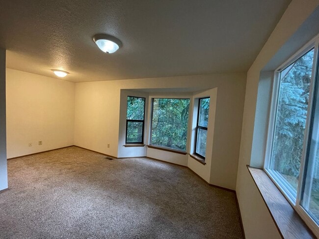 Building Photo - Post Falls House with Acreage!