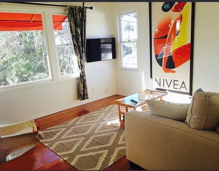 Building Photo - 445 Scenic Dr