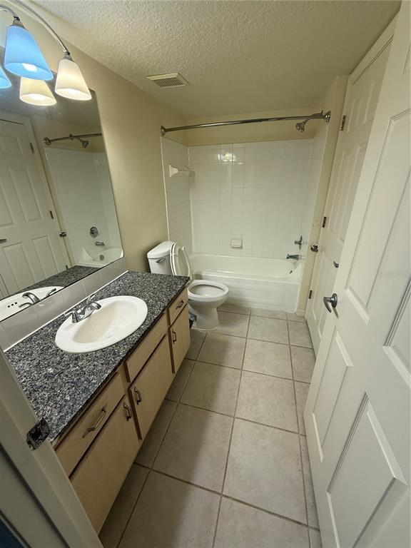 Building Photo - 814 Crest Pines Dr