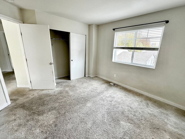 Building Photo - Stylish 4BR | 3BA Home with Den, Fenced Ba...