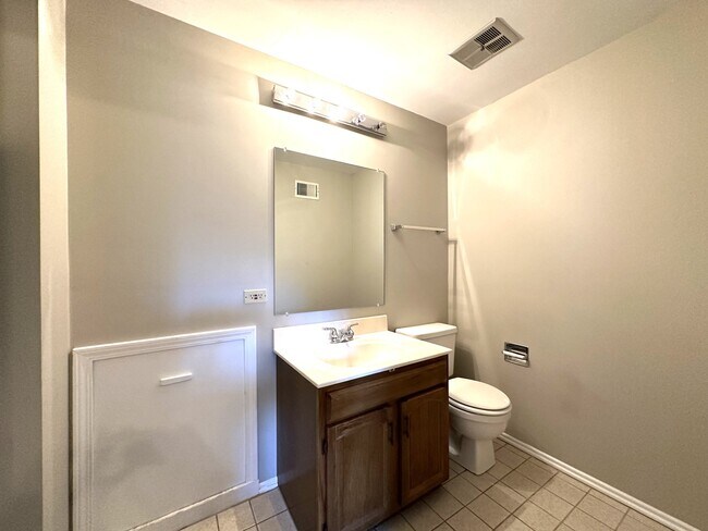 Building Photo - 2724 Weeping Willow Dr