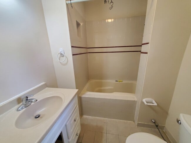 Building Photo - 44 Edgar Ave