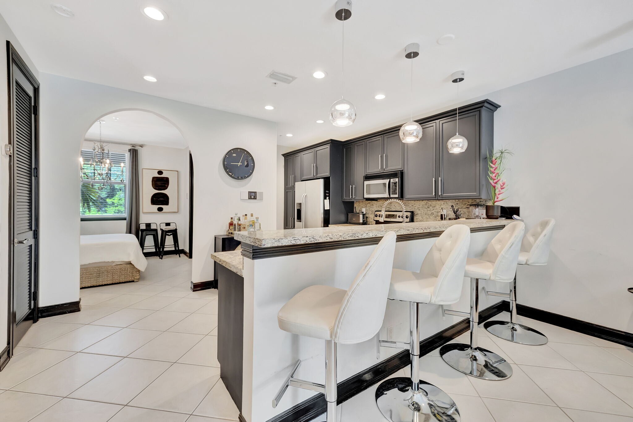 Building Photo - 2309 NE 9th Ave