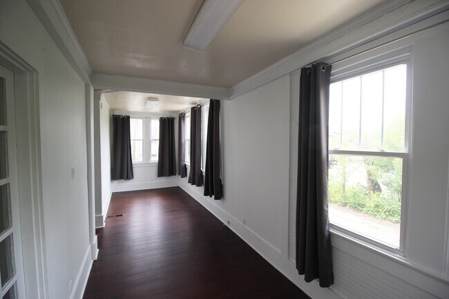 Building Photo - 3300 Napoleon Ave