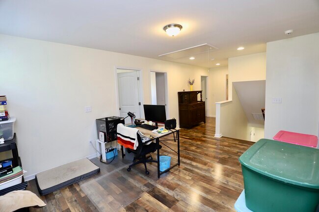 Building Photo - 71 Carina Ln