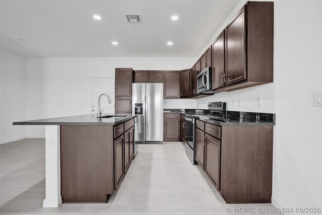 Building Photo - 4676 Longwood Lake Sq