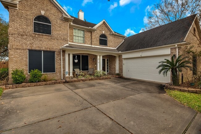 Building Photo - 301 Oak Creek Ln