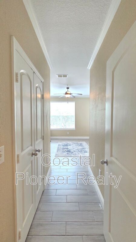 Building Photo - 4221 W Spruce St