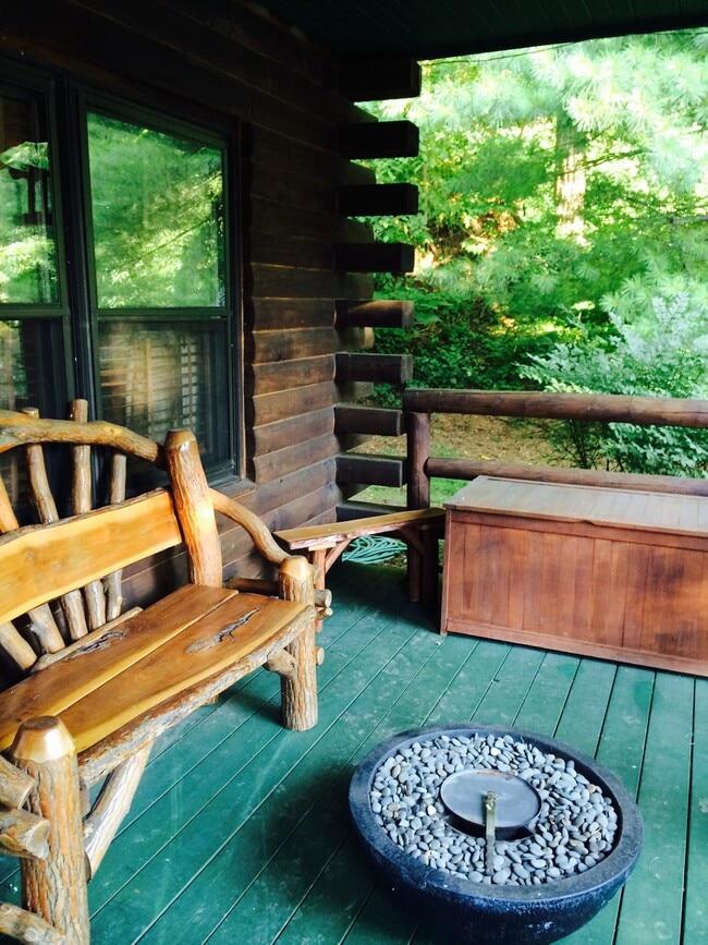 Building Photo - 27 Ann St